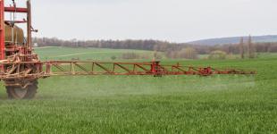 Супруги в США отсудили $2 миллиарда за заболевание раком от популярного также и в Украине агрохимиката