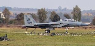 Истребитель США аварийно приземлился на авиабазе украинского Староконстантинова