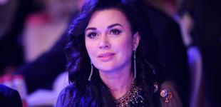 Анастасию Заворотнюк ввели в медикаментозную кому