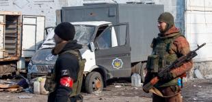 На Херсонщині війська РФ під українськими прапорами з танків обстрілюють окуповані села