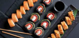 Замовити доставку суші чи приготувати самостійно: Переваги та недоліки обох варіантів