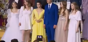 Підтримка прийшла, звідки не чекали: син Лукашенка та його однокласниця з'явилися на випускному у кольорах прапора України