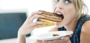 Почему нельзя заедать стресс едой - Супрун