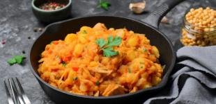 Пісне меню: рецепт тушкованої капусти з секретним інгредієнтом