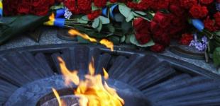 В Украине сегодня День скорби и чествования памяти жертв войны