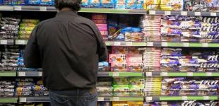 Через рекордні ціни американці змушені урізати витрати на продукти та розваги