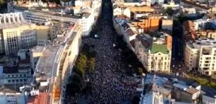 У Сербії спалахнули протести: десятки тисяч людей вийшли проти проросійського Вучича
