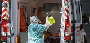 Врач объяснил, почему скорая долго едет к COVID-больным