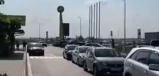 Росіяни масово поспішають втекти із Криму: перед Керченським мостом декілька днів – кілометрові затори