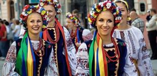 «Жінки – це наш туристичний бренд»? Зеленський, чорнозем та берегині