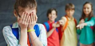 Буллинг в школах: МОН советует, что делать родителям и детям