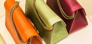 Санкції життєдайні: у Німеччині у росіян під час виїзду відбирають дорогі покупки та заводять судові справи