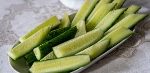 Ось що може статися з вашим організмом, якщо їсти огірки кожен день