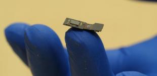 В США изобрели имплант, способный частично вернуть зрение слепым людям