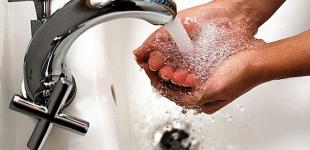 Придется платить за соседей: украинцев ждут новые счета за воду