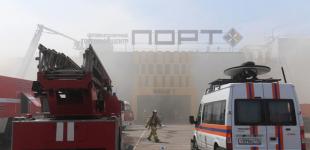 В РФ горит крупный торговый центр