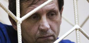 Вышиванка для узника Кремля: мастера готовят подарок Балуху