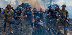 Чи допомагають українські військові 