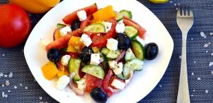 Класичний грецький салат за 10 хвилин