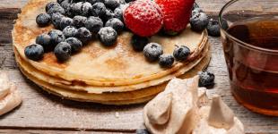 Не виливайте: що приготувати вдома з молока, яке скисло