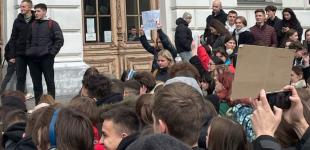 Скандал з Фаріон: у Львові студенти вийшли на мітинг проти викладачки