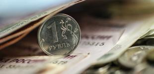 Побив рекорд з березня 2022: російський рубль знову обвалився
