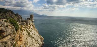 Дешево й сердито. Попит росіян на відпочинок у Криму обвалився удвічі