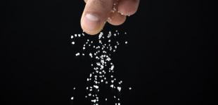 Когда нужно солить блюдо