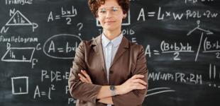 Коли День вчителя 2022 в Україні: історія свята, що подарувати