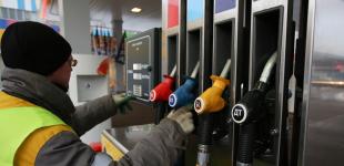 Дефіцит пального дістався до союзника РФ, країна терміново шукає постачальників