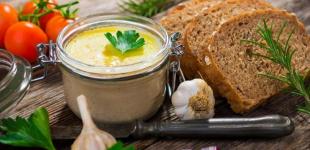 Домашній паштет із печінки в банках: рецепт смачного перекусу