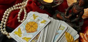 Гороскоп на 1 грудня за картами Таро: Стрільцям - натхнення, Тельцям - енергія