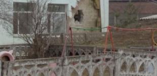 Російські окупанти обстріляли дитячий садок на українській території