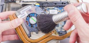 Профессиональная чистка ноутбука от пыли: мастера за повышение производительности техники