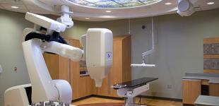 Знайомство з системою радіохірургії для лікування раку та пухлин 