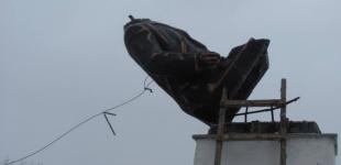 В Харьковской области упал очередной Ленин