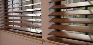Горизонтальные жалюзи от компании RolHome 
