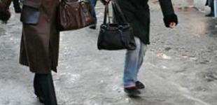 Украинцев предупредили о гололеде на дорогах