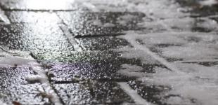 Українців попередили про ожеледицю на дорогах у вівторок