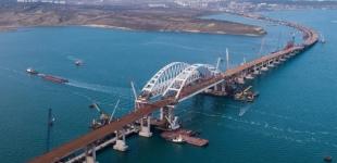 Дим не допоможе: британська розвідка пояснила вразливість Кримського мосту