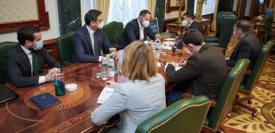 Повышение оплаты труда медиков начнется с апреля