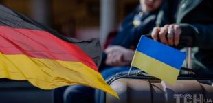 Уряд Мерца готує закон про скорочення виплат українцям у Німеччині — Politico