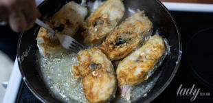 Не прилипне до пательні: як правильно смажити рибу, щоб мати ідеальну хрустку скоринку