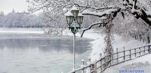 Снігопади, дощі і до +18°: на вихідних прогнозують погодні контрасти