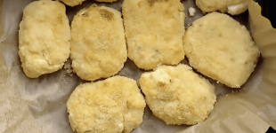 Солоні сирники з фети в аерогрилі: рецепт цікавої закуски