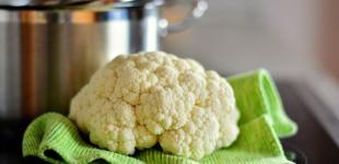 Пишні й рум’яні котлетки з цвітної капусти: тримають форму і зникають зі столу миттєво