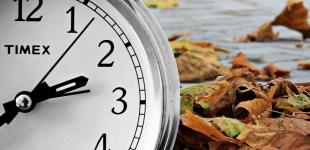 Чи будуть українці знову переводити годинники восени: з’явилося важливе уточнення
