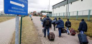 Українці виїжджають за кордон через посилення обстрілів цивільної інфраструктури, - НБУ