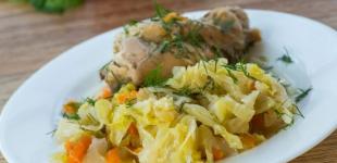 Капуста з куркою, запечена в рукаві.