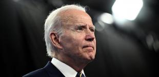 Байден готується до переговорів, але увага світу переключається на Трампа та Гарріс, - AP